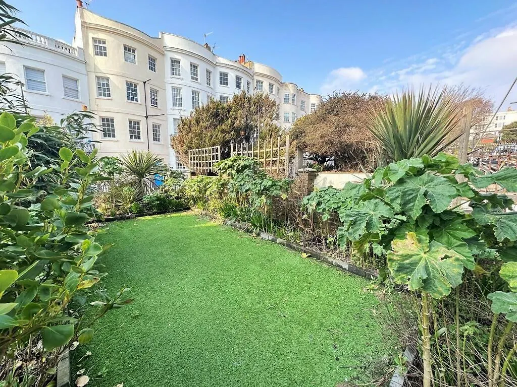Hyacinth Apartments - Central Luxury Brighton
