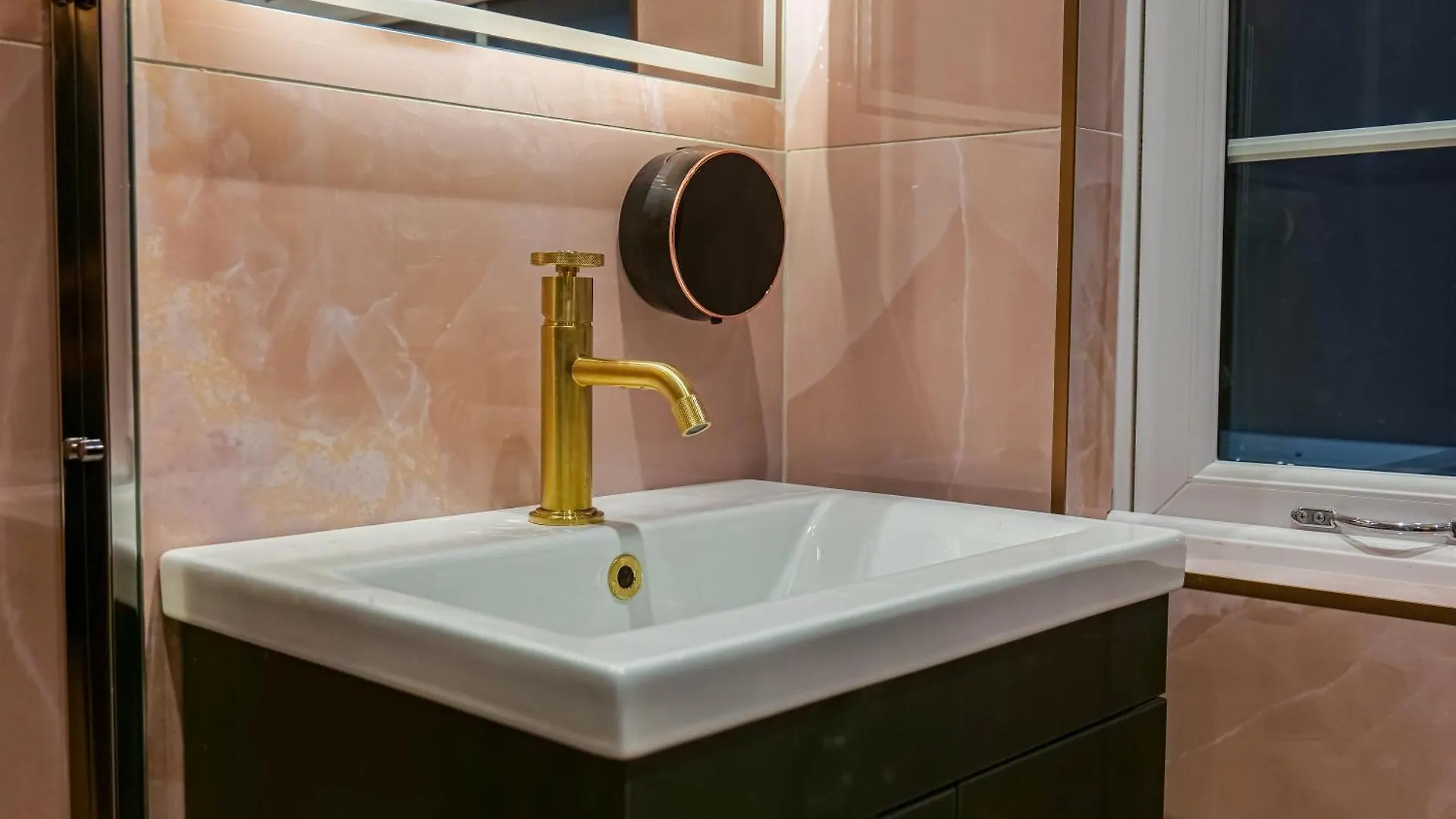 Hyacinth Apartments - Central Luxury Hove
