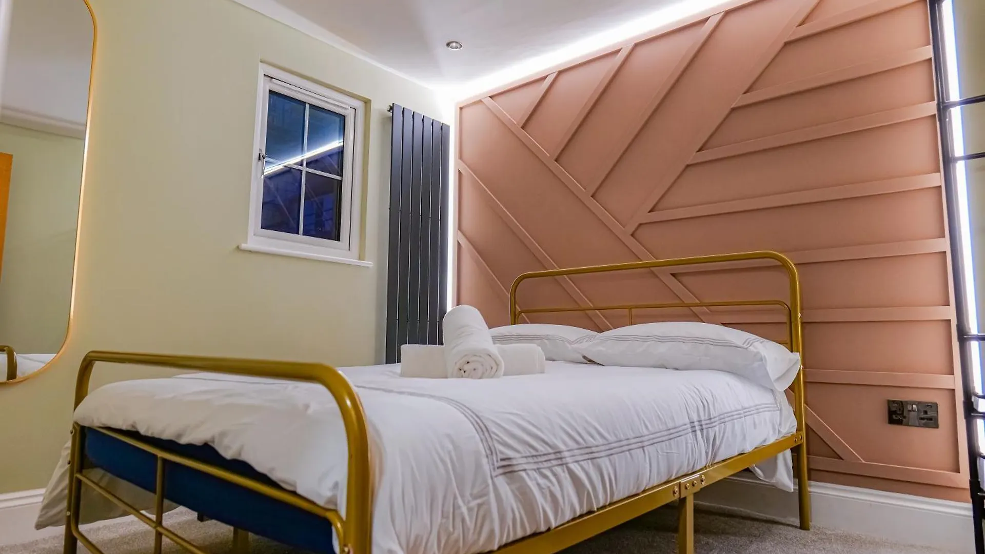 Hyacinth Apartments - Central Luxury Brighton