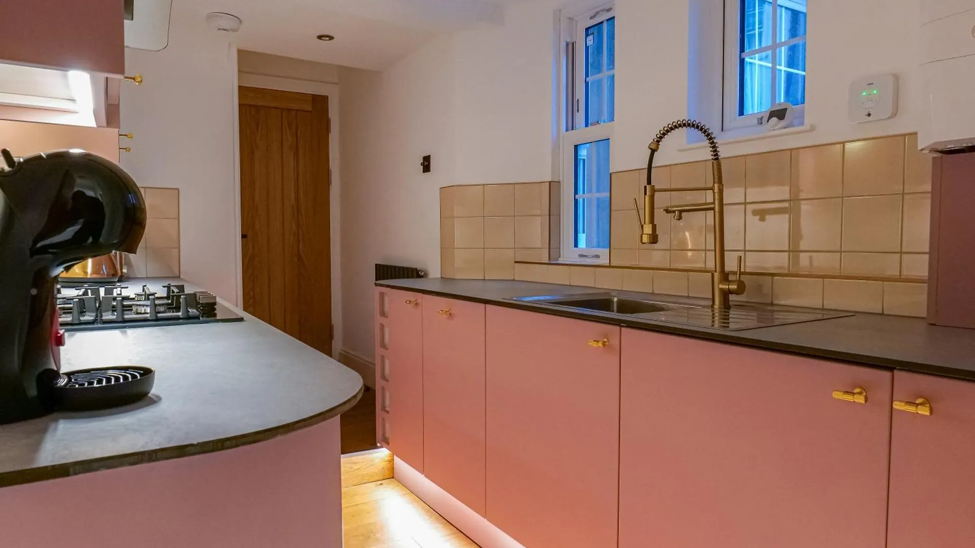 Hyacinth Apartments - Central Luxury Brighton