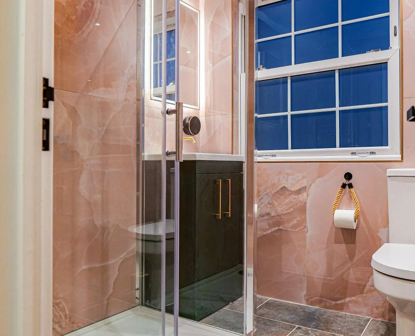 Hyacinth Apartments - Central Luxury 브라이턴
